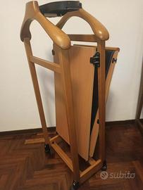Il Mettimpiega Foppapedretti indossatore da camera