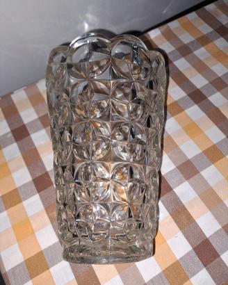 Vaso grande in vetro sagomato. 