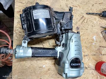 sparachiodi praticamente nuova