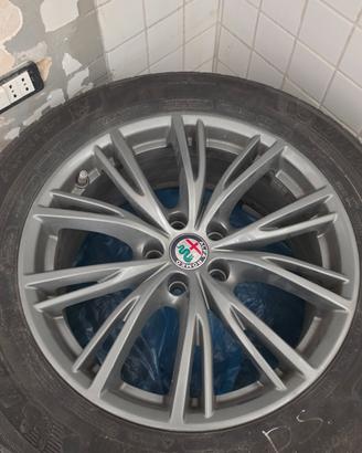 Cerchi e gomme Alfa Stelvio!