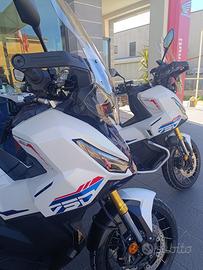 HONDA X-ADV750 NUOVA A TASSO ZERO