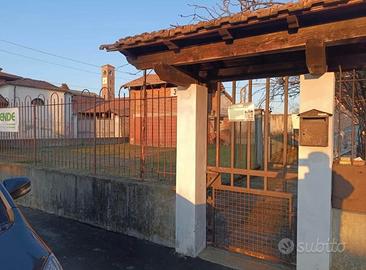 Villa a due piani indipendente con giardino