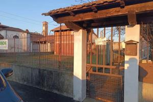 Villa a due piani indipendente con giardino