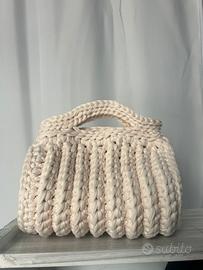 Borsa uncinetto a bauletto