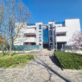 2 LOCALI A PESCHIERA BORROMEO