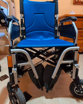 Carrozzina elettrica per disabili 