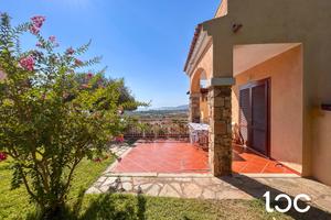 Caposchiera con vista mare e giardino