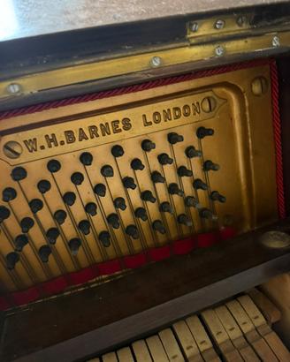 Pianoforte a muro barnes