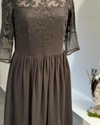 Abito talia L elegante color tortora con pizzo
