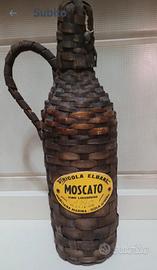 Moscato imbottigliato in fiasco D'EPOCA 