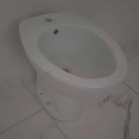 Set WC + Bidè con Coperchio – Eleganza e Comfort  