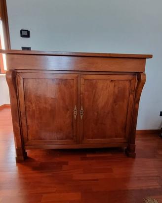 Credenza antica