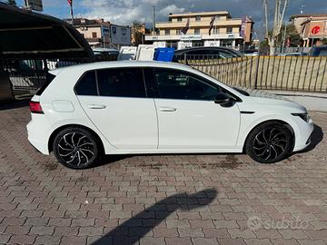 Golf 8 style 1st edition con fari IQ light