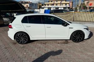 Golf 8 style 1st edition con fari IQ light