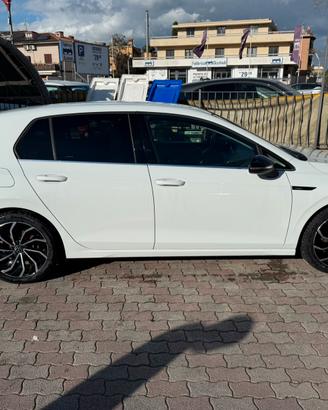 Golf 8 style 1st edition con fari IQ light
