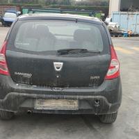 Portellone Paraurti fanali posteriori Dacia Sander