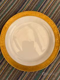 8 piatti da dessert e 15 piatti piani