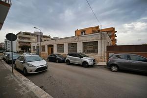 Negozio a Putignano, via Brenta, 1 locali