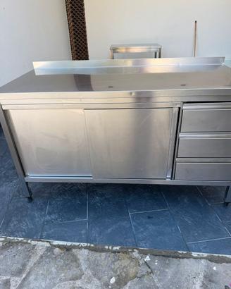 Tavolo armadiato profess. acciaio inox AISI 304