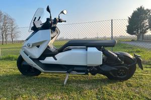 BMW CE 04 scooter elettrico