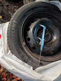 4  Pneum  MICHELIN  con CERCHI  185/65 R 15