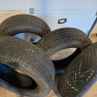 pneumatici invernali 215 60 R17 