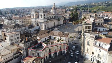 4 LOCALI A GIARRE
