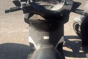 Yamaha xmax 250