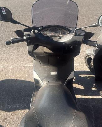 Yamaha xmax 250