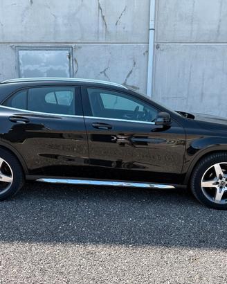 Mercedes GLA 200 d Automatic 4MATIC Premium — AMG 