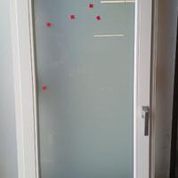 Finestra in legno per bagno