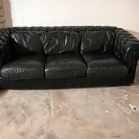 Set divano tipo Chesterfield nero