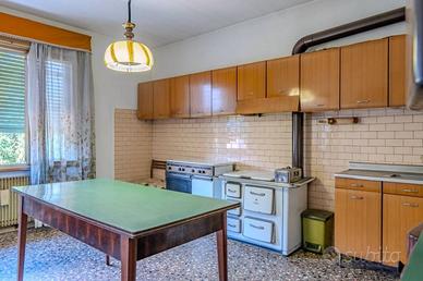 Villa di 125 m² con più di 5 locali a Mussolente