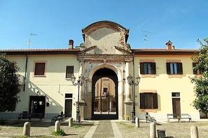 Sedriano quadrilocale 700 euro balcone box cantina