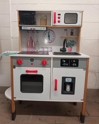 Cucina giocattolo in legno 