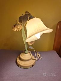 Lampada da comodino floreale Shabby Chic – Ferro e
