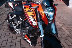KTM Duke 125 patente A1
