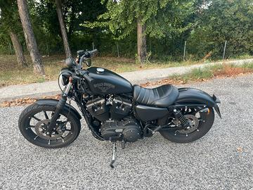 HARLEY-DAVIDSON IRON 883