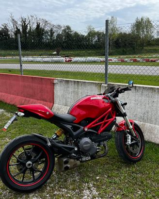 Ducati Monster 796