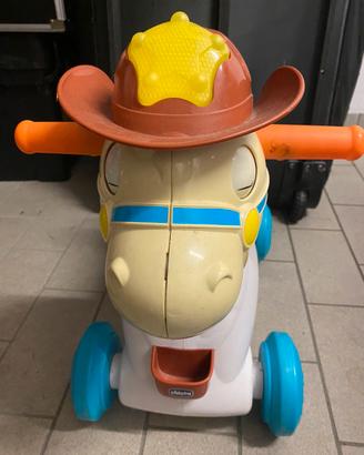 Cavallo a dondolo chicco