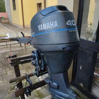 Yamaha 40 fuoribordo