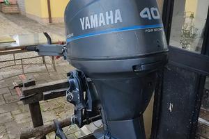 Yamaha 40 fuoribordo
