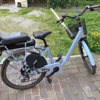 Bici Elettrica Pulse City Azzurra
