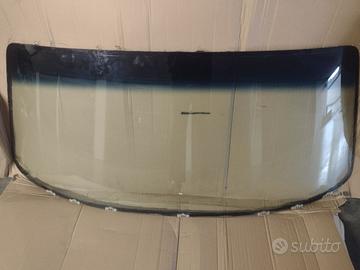 Volvo 240 Parabrezza e lunotto