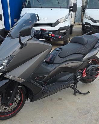 YAMAHA TMAX 530