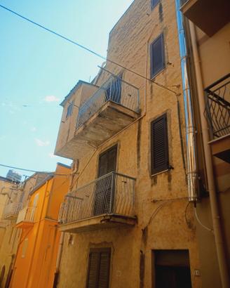 Casa indipendente aragona via a. volta 20