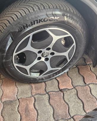 Cerchi stelvio giulia 17 gommati