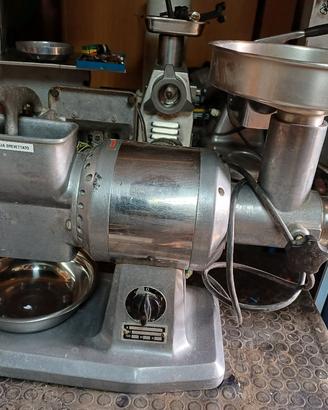 tritacarne con grattugia formaggio o pane