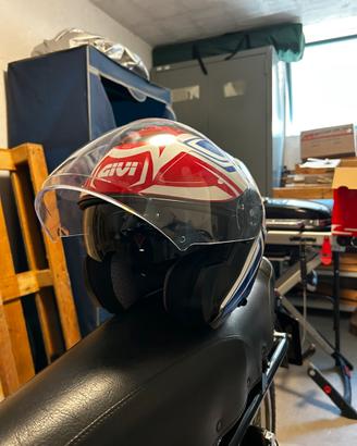 Casco givi