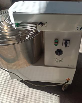 Impastatrice Sangrigoli 44 kg come nuova